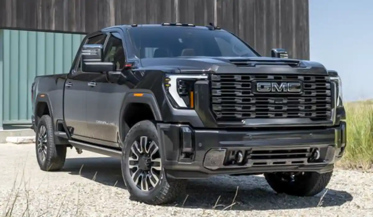 GMC has made several notable updates to its toughest pickup truck, including visual enhancements 2024 GMC 2500 HD