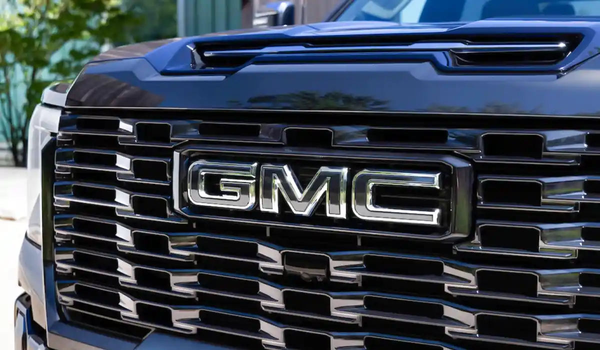 The upcoming 2025 GMC Sierra is anticipated to introduce the next generation of full-size pickup trucks 2025 GMC 2500